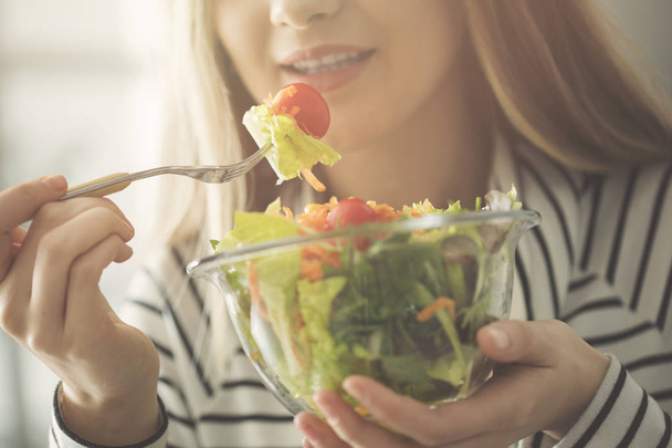 Salade dieet gezonde voeding concept - Foto, afbeelding