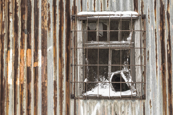 An old rusty window - Valokuva, kuva