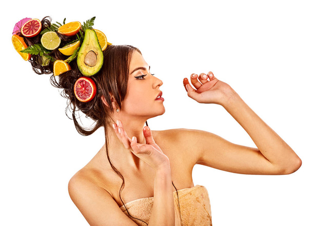 Cabello y mascarilla facial de frutas frescas para el concepto de mujer
. - Foto, Imagen