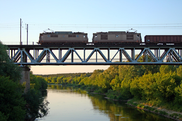 Comboio na ponte - Foto, Imagem