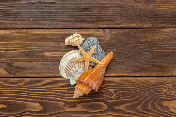 Beach accessories on wooden board - Fotoğraf, Görsel