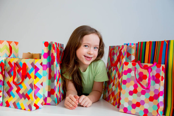 Little girl shopping - Photo, Image