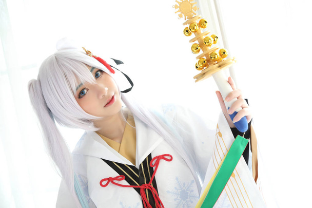 Japão anime cosplay na sala de tom branco
 - Foto, Imagem