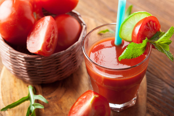 Tomato juice and fresh tomatoes - Photo, image