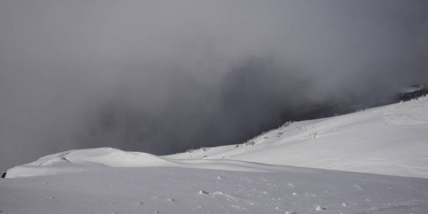 Pohled na zasněžené hory, Whistler, Britská Kolumbie, Kanada - Fotografie, Obrázek