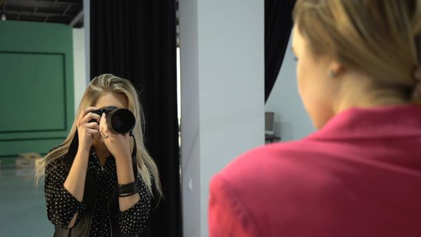 backstage fashion photography creative workspace - Foto, afbeelding