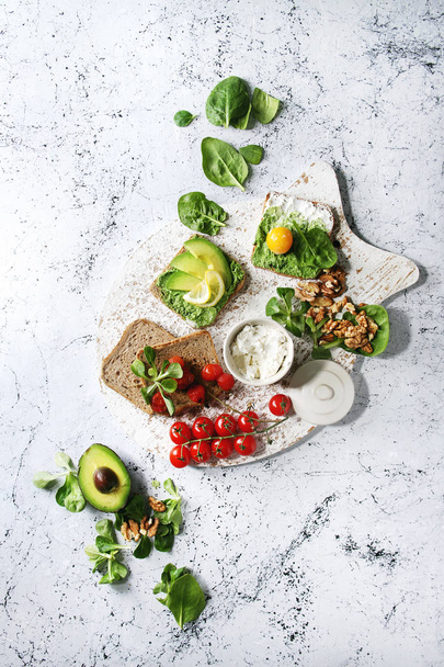 Vegetarian sandwiches with avocado - Foto, Imagem