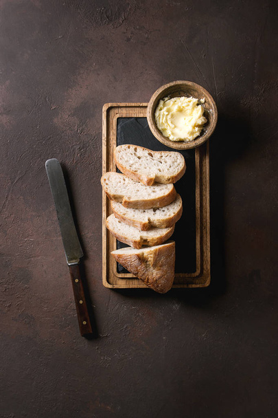Sliced Artisan bread - Foto, immagini