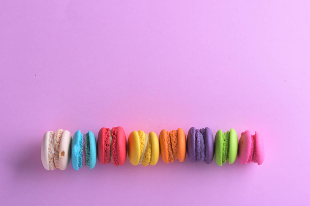 Colorful macarons or macaroons dessert sweet beautiful to eat - Foto, Imagen