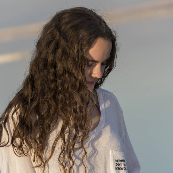 Retrato de cerca de una adolescente, Israel
 - Foto, imagen