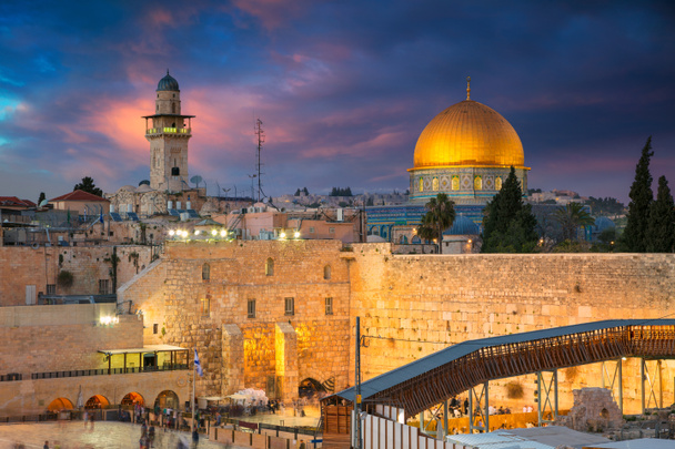 jerusalem. Stadtbild von jerusalem, israel mit Felskuppel und Westwand bei Sonnenuntergang. - Foto, Bild