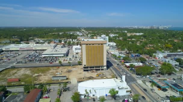 Triton Center immigrazione edificio demolizione sviluppo città Miami 4k drone filmato
 - Filmati, video