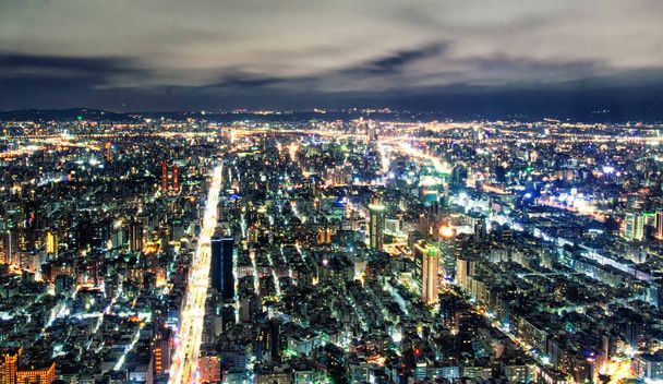 Ταϊπέι: αστικό τοπίο από ψηλά τη νύχτα - Φωτογραφία, εικόνα