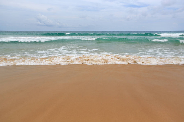 Landscape view of Beautiful beach and tropical sea - Foto, Bild