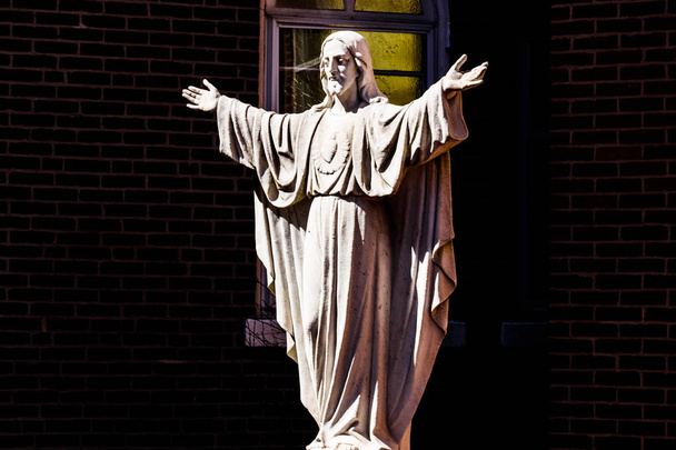 Statue of Jesus with a sacred heart I - Photo, Image
