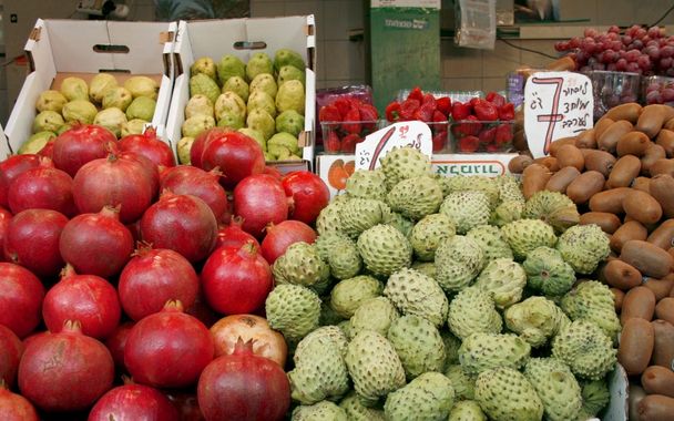ανάμεικτα φρούτα στην αγορά - Φωτογραφία, εικόνα