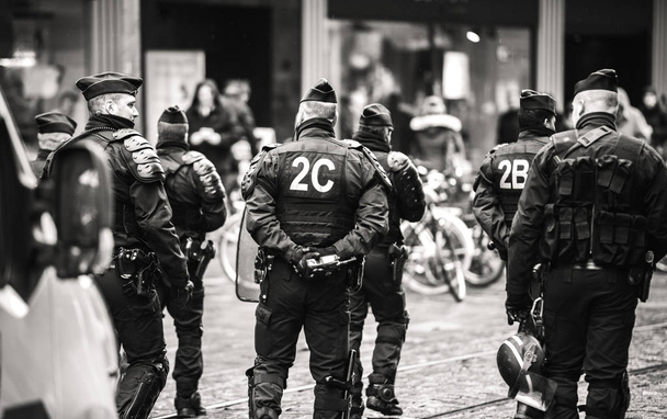 Protest nadzór policji we Francji na ulicy  - Zdjęcie, obraz