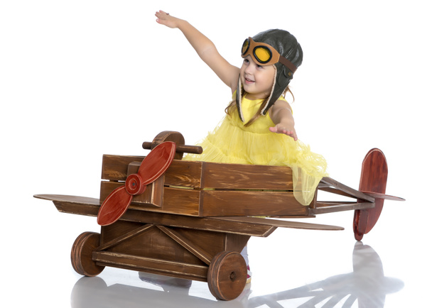 Mała dziewczynka w czapce pilota - Zdjęcie, obraz