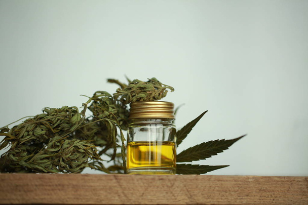 Cannabis-Produkt Öl - Foto, Bild