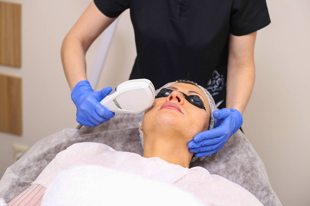 Photo Facial Therapy. Anti-aging Procedures. - Foto, afbeelding