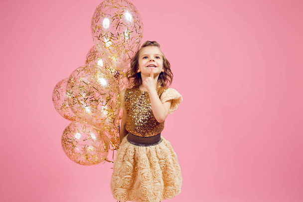 Dreamy little girl with balloons - Φωτογραφία, εικόνα