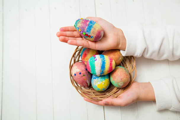 Easter eggs in basket - Foto, Bild