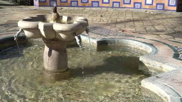 Alcazarengärten. Alcazar von Sevilla ist königlicher Palast in Sevilla, Andalusien, Spanien, ursprünglich von maurischen muslimischen Königen entwickelt. - Filmmaterial, Video