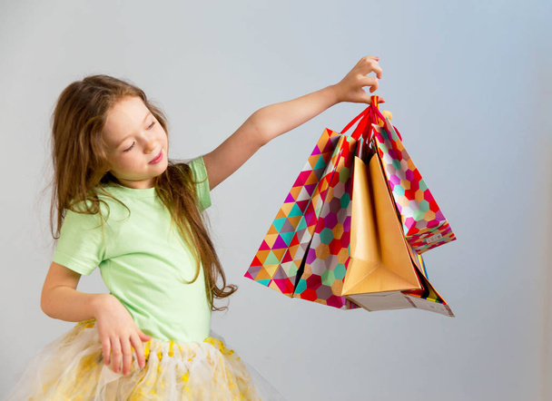 Little girl shopping - Fotoğraf, Görsel