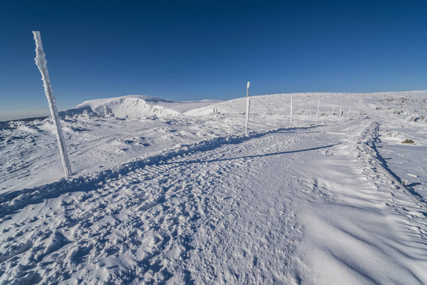 Hermoso paisaje de invierno Karkonosze montañas, Panorama
 - Foto, Imagen