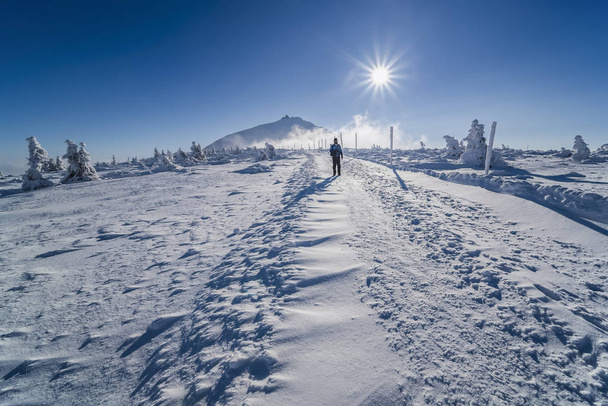 美しい風景の冬 Karkonosze 山、パノラマ - 写真・画像