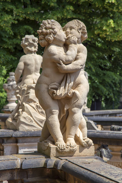 A Zwinger Drezdában szobrok - Fotó, kép