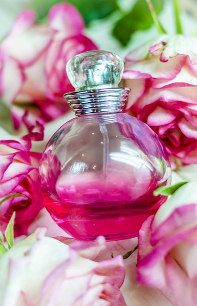 花の女性の香水 - 写真・画像