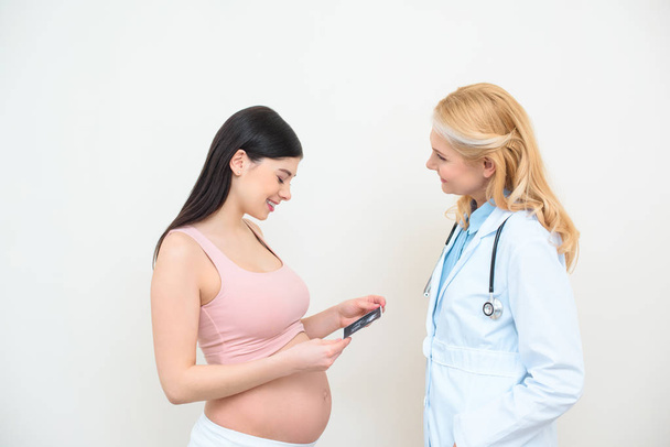 Беременная женщина - Фото, изображение