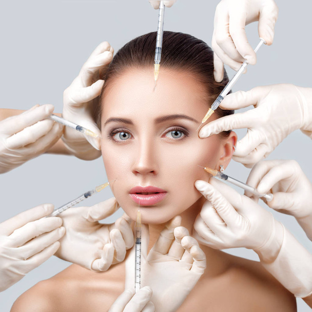 woman getting cosmetic injection - Foto, imagen