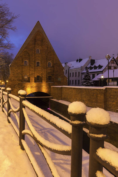 Petit moulin à Gdansk la nuit
 - Photo, image