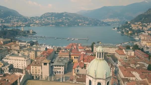 Vista aérea da cidade de Como
 - Filmagem, Vídeo
