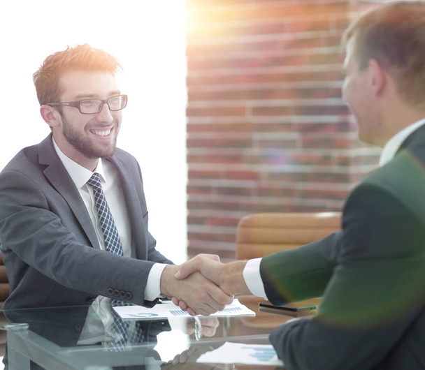 welcome and handshake business partners - Photo, image