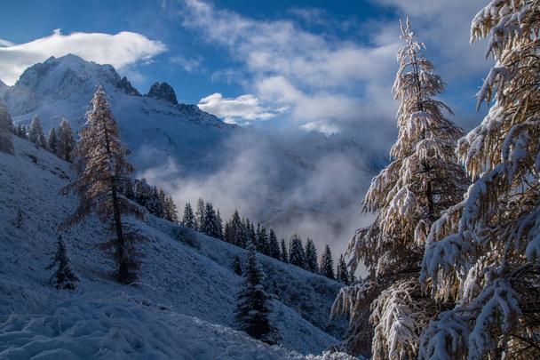 na podzim a v zimě ve francouzských Alpách - Fotografie, Obrázek