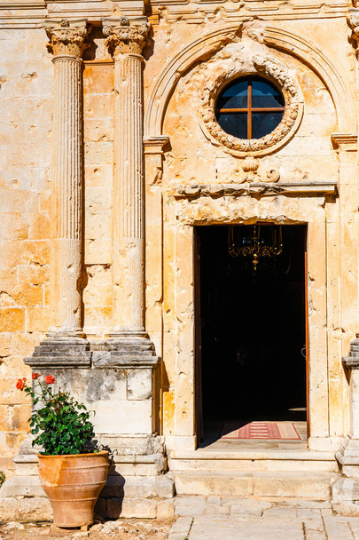 Basilica di Arkadi Monastero sull'isola di Creta, Grecia
 - Foto, immagini