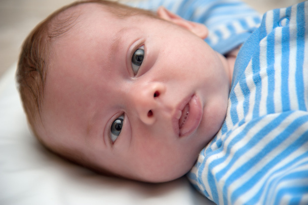yatarken erkek bebek - Fotoğraf, Görsel