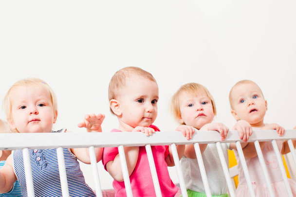 Babies in the crib - Φωτογραφία, εικόνα
