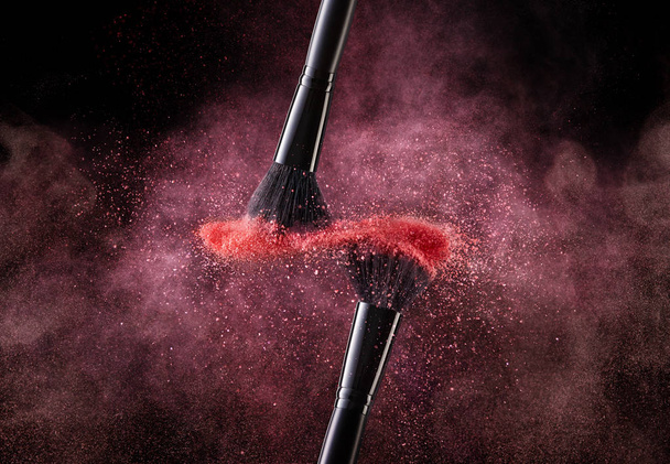 Cosmetic Brushes And Explosion Colorful Powders. - Foto, Imagem