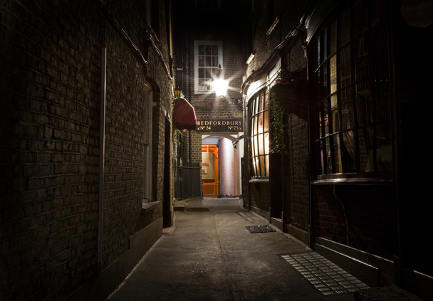 Old Fashioned London Alleyway - Fotoğraf, Görsel