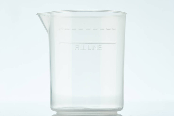 Um copo vazio limpo
 - Foto, Imagem