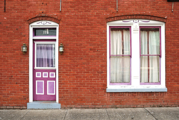 Purple Door and Red Wall - Φωτογραφία, εικόνα