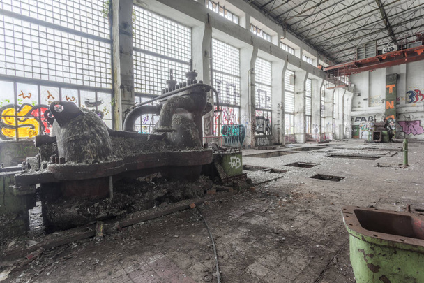 Urbex Ruinas abandonadas de la planta de calefacción
 - Foto, Imagen