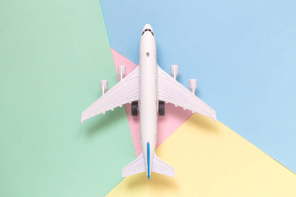 Modell Flugzeug Hochwinkel Ansicht minimales Konzept - Foto, Bild