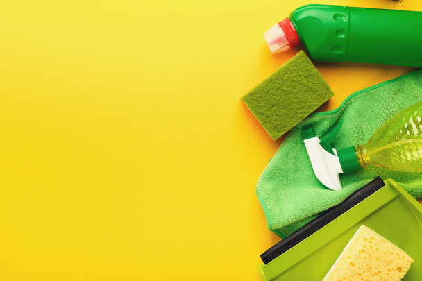 Чистящие средства и продукты для уборки дома
 - Фото, изображение