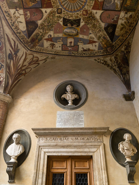 Interior of the Palazzo Chigi-Saracini, Siena, Tuscany, Italy - 写真・画像