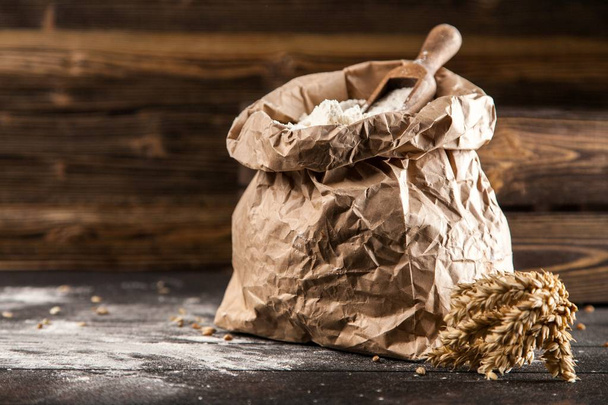 saco de farinha
 - Foto, Imagem